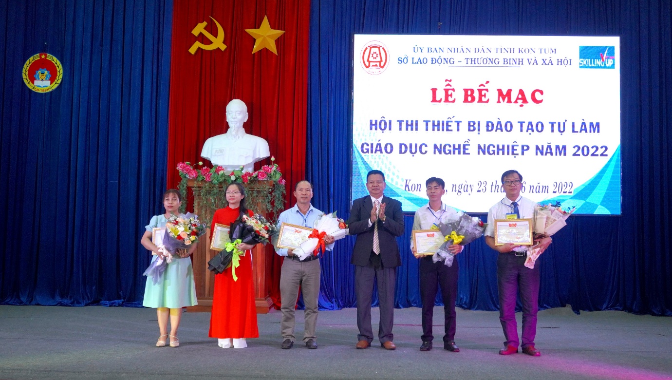 Hội thi thiết bị đào tạo tự làm GDNN tỉnh Kon Tum năm 2022 thành công tốt đẹp